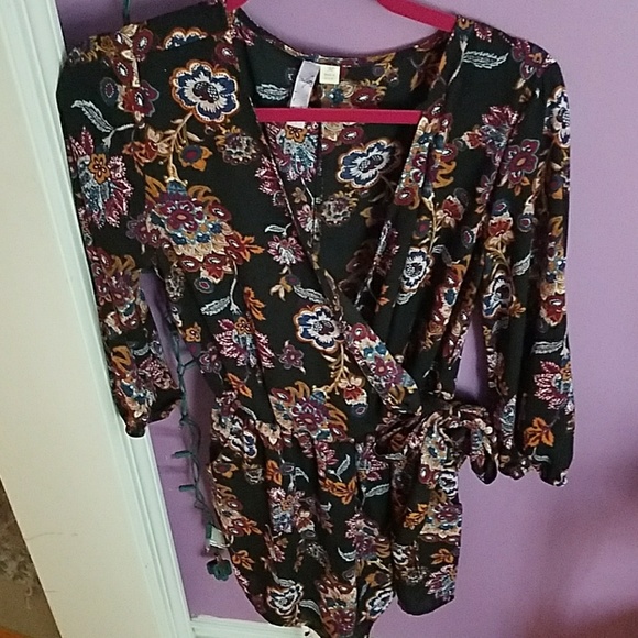 Alya Dresses & Skirts - 🦋Adorable Floral Romper🦋 FINAL PRICE